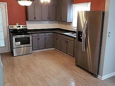 2nd image of 159 Carleton Dr S