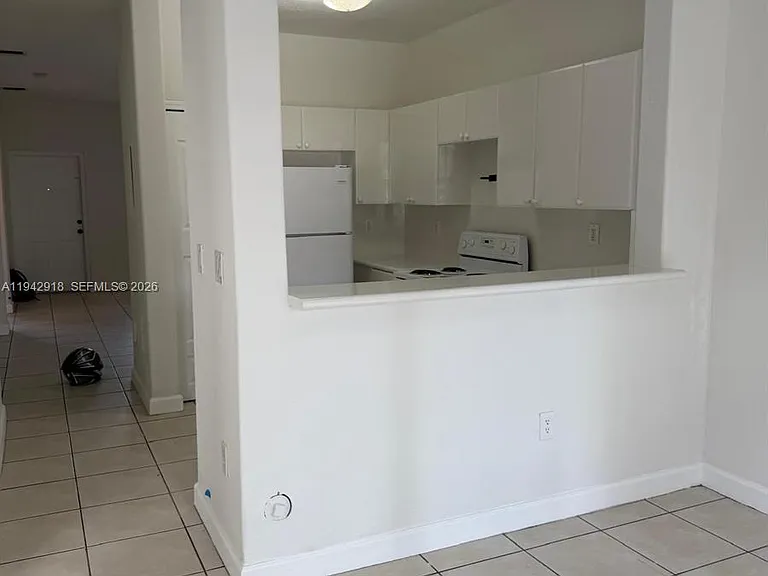 1656 SE 29th Ct #100 — Photo 8