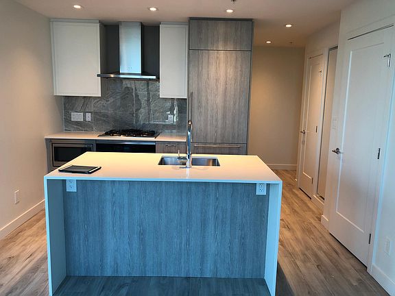 5th image of 2238 Alpha Ave #605
