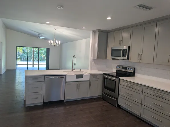 4214 Palm Forest Dr N, Delray Beach, FL 33445