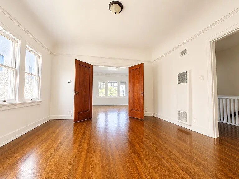 359 S Berendo St #359 — Photo 4