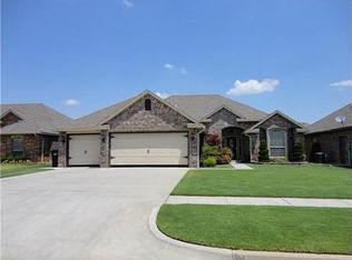 721 Brian Ct, Moore, OK 73160
