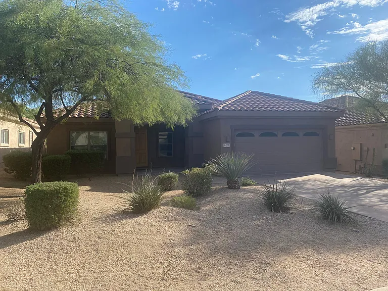 9427 E Whitewing Dr — Photo 1