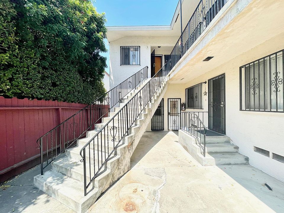 1st image of 4468 Winona Ave