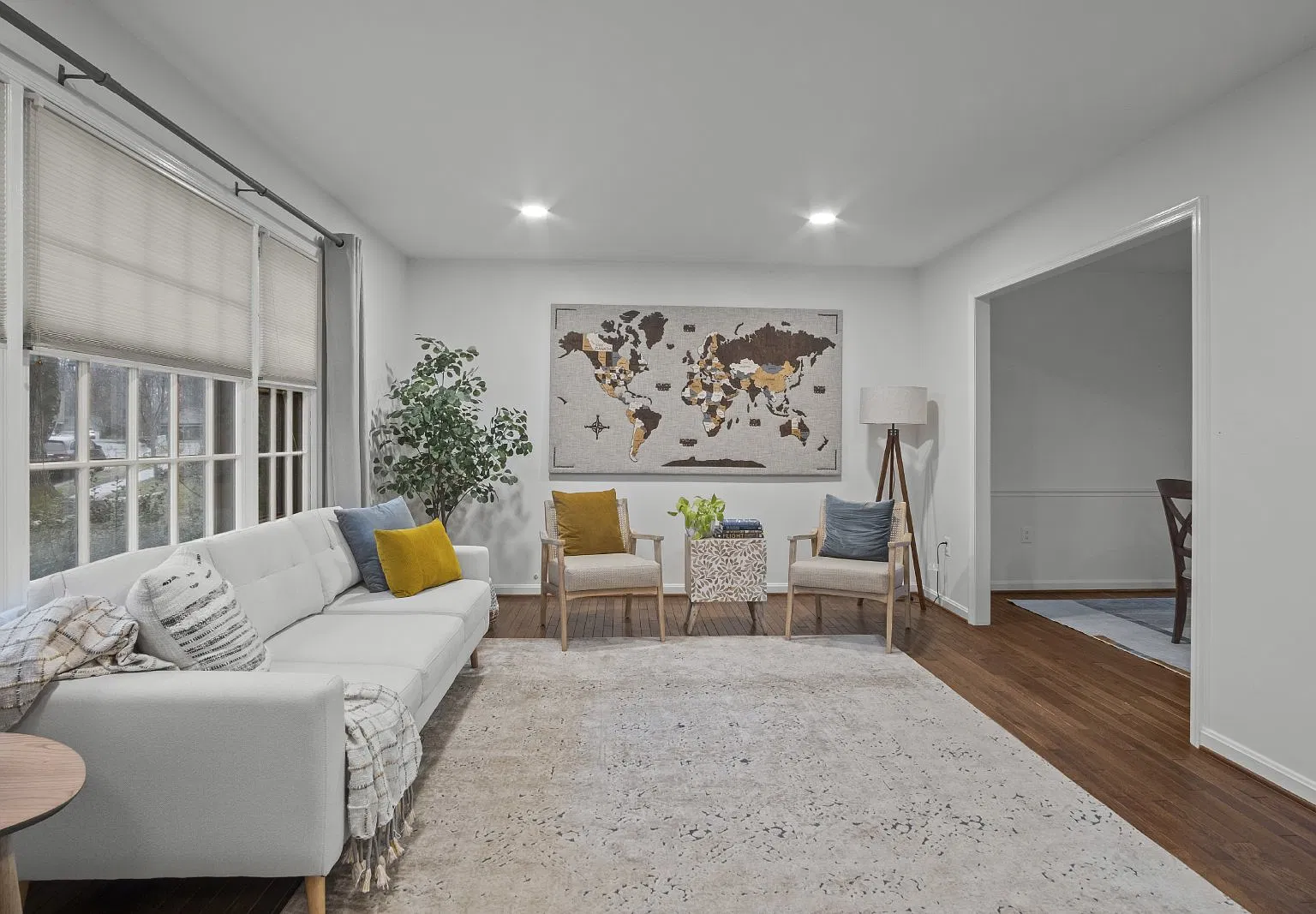 5 bed, 3.0 bath, 1406 sqft, $4,200 — Photo 4