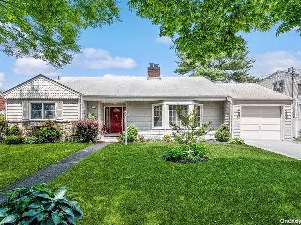 759 Cornwell Avenue, Malverne, NY 11565