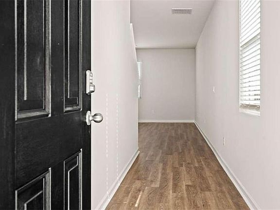 2nd image of 104 Oakchase Park Ln