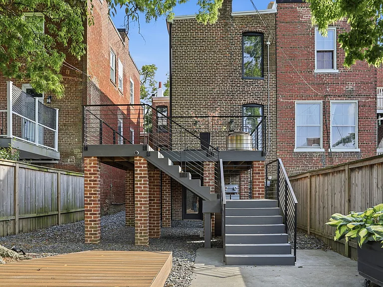 2608 E Broad St #2 — Photo 35
