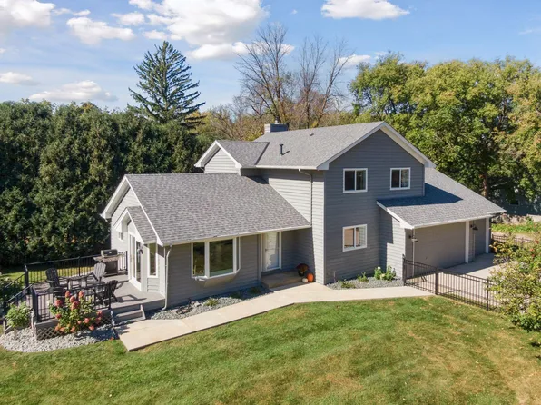 5670 Wedgewood Dr, Shorewood, MN 55331