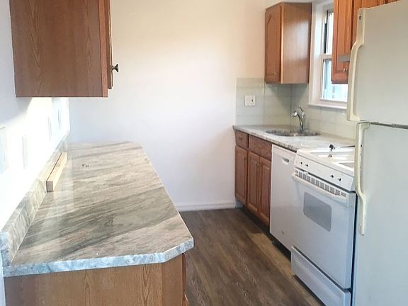 2nd image of 21-30 33rd Ave #3L