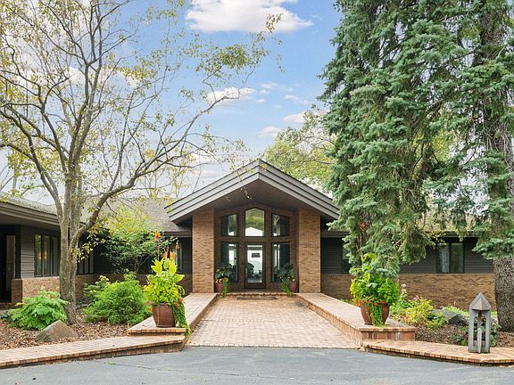 4th image of 4245 Bayside Rd