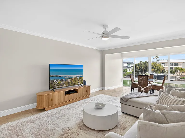 1550 Gulf Shore Blvd N #E6 — Photo 10