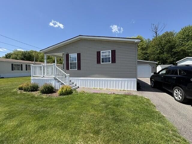 1st image of 8 Windsor Drive