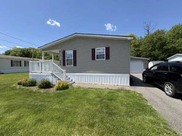 8 Windsor Drive, Alfred, ME 04002