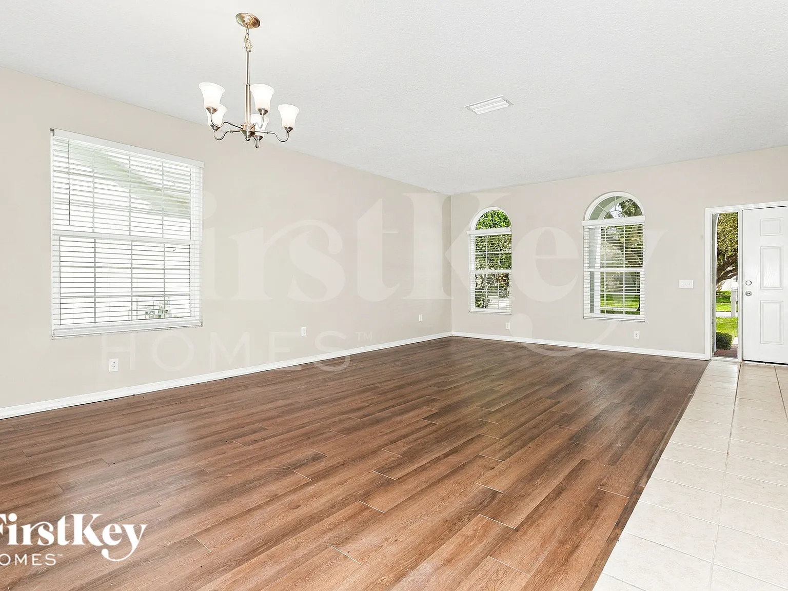 4 bed, 2.0 bath, 2330 sqft, $2,540 — Photo 3