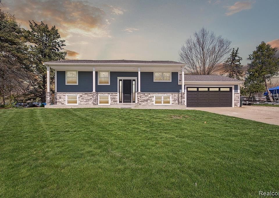 526 Wolverine Dr, Wolverine Lake, MI 48390 Zillow