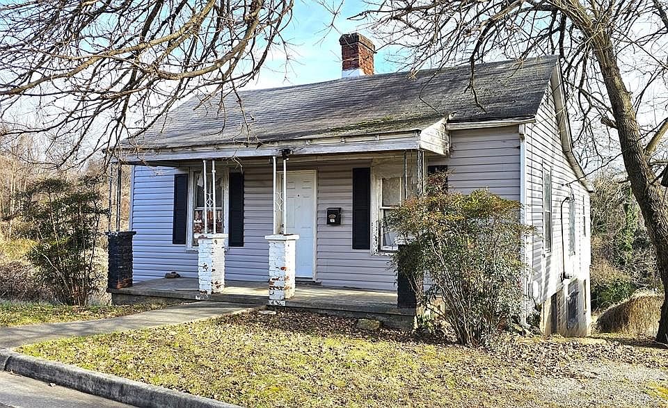1st image of 207 White St