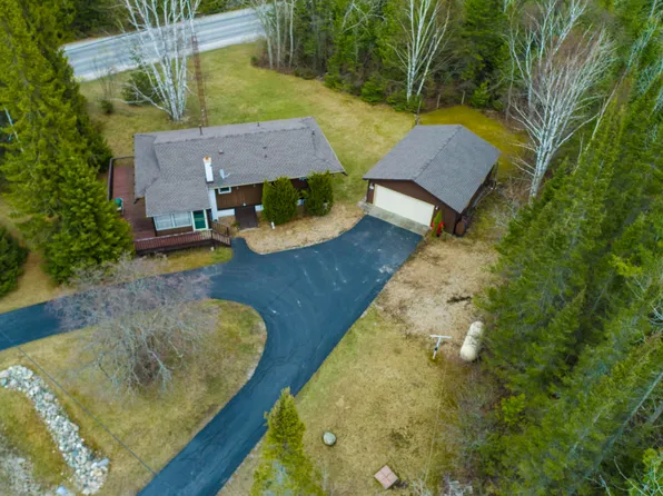 6856 Kauffman Rd, Presque Isle, MI 49777