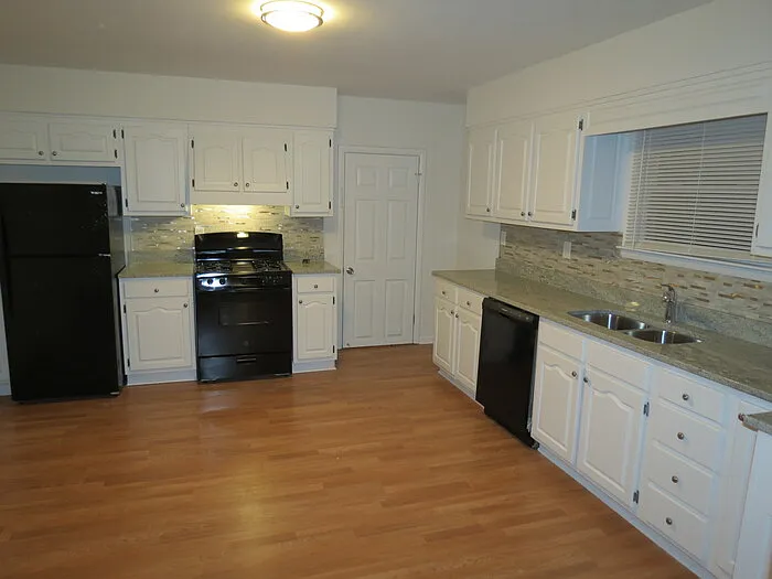 1680 Hillcrest Ave — Photo 7