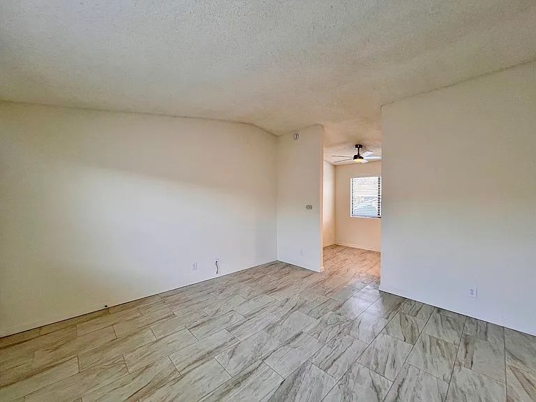 4617 Hamilton St #4 — Photo 10