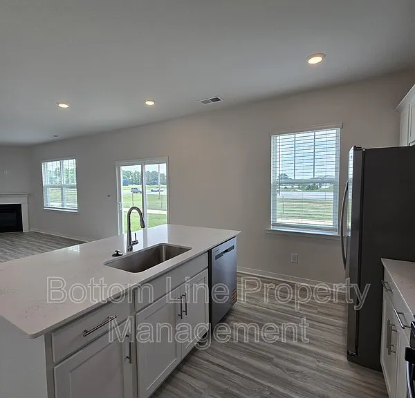 549 Blackpool Ct — Photo 11