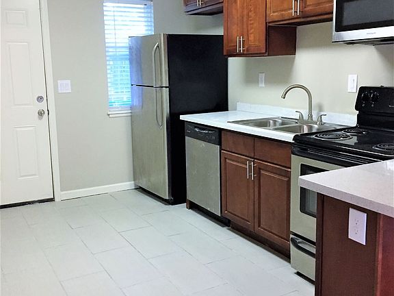 5th image of 10640 SE 16th St