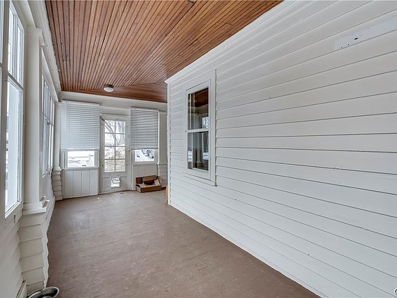 4th image of 8 2nd St