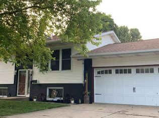 106 W Valley St, Dodgeville, WI 53533