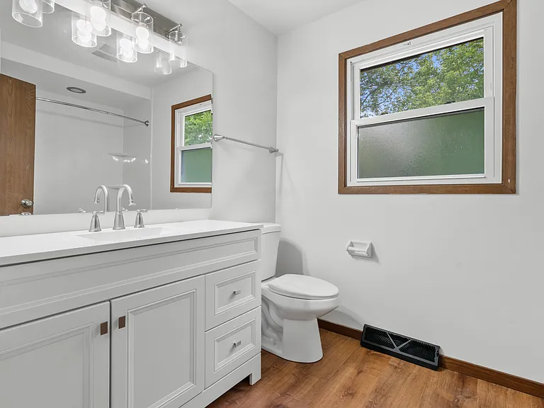 11208 W Forest Home Ave #11210 — Photo 18