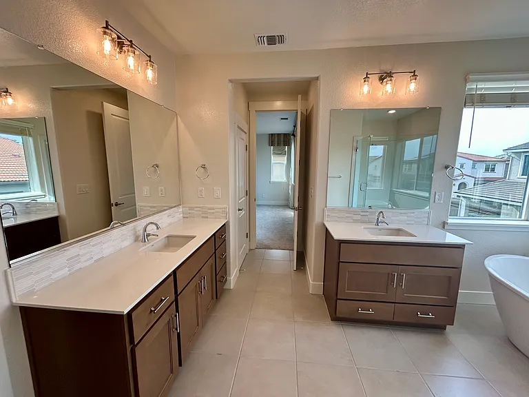7015 Talmage Ct — Photo 18