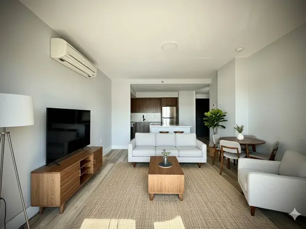 1111 Foster Avenue image 1 of 18