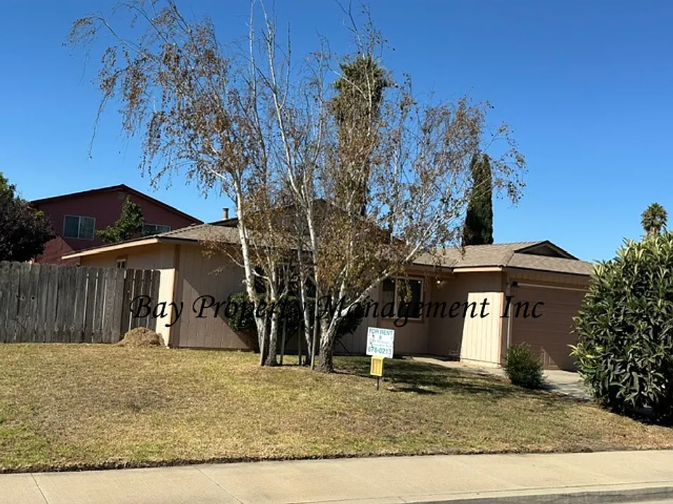 19 Elmwood Dr