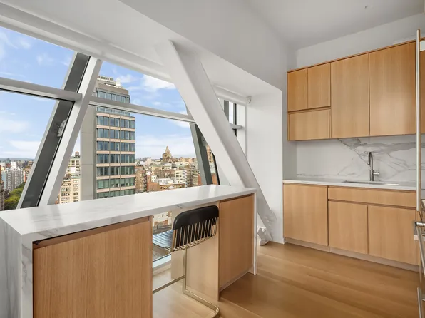 52 East 4th Street image 4 of 19