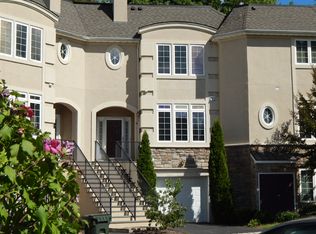 36 W Aspen Way, Aberdeen, NJ 07747