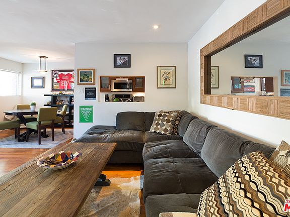 5th image of 1323 S Carmelina Ave APT 102