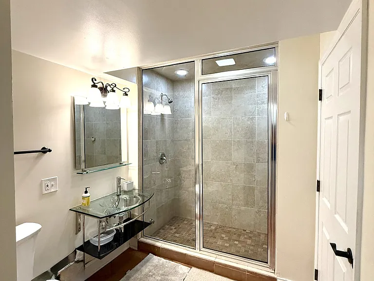 410 Lancaster Ave — Photo 53