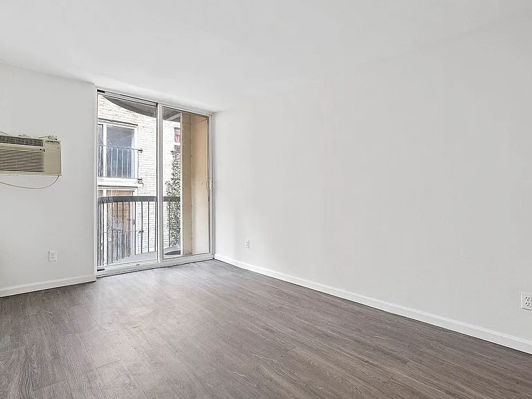 88 Fulton St #616 — Photo 5
