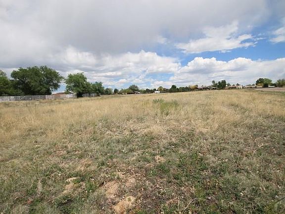 4th image of 692 S Hahns Peak Ave