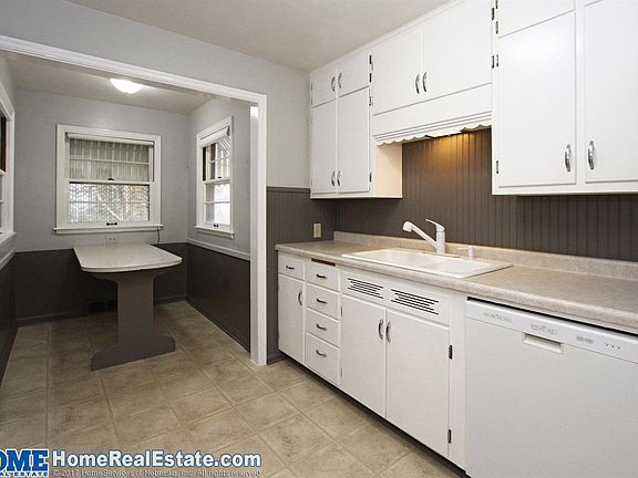 5th image of 1551 Grace Ave
