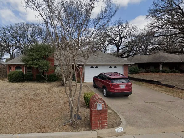 2123 Turf Club Dr, Arlington, TX 76017