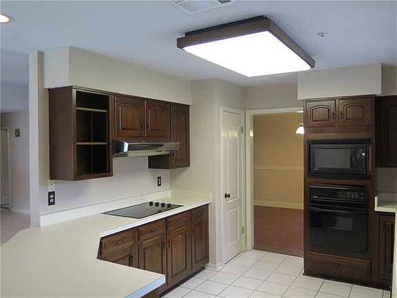 5th image of 2716 Elm Lawn Dr