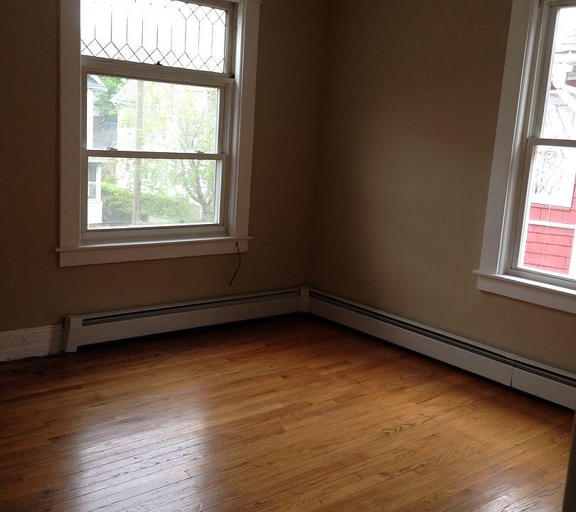 2nd image of 241 Pearl St #3365873