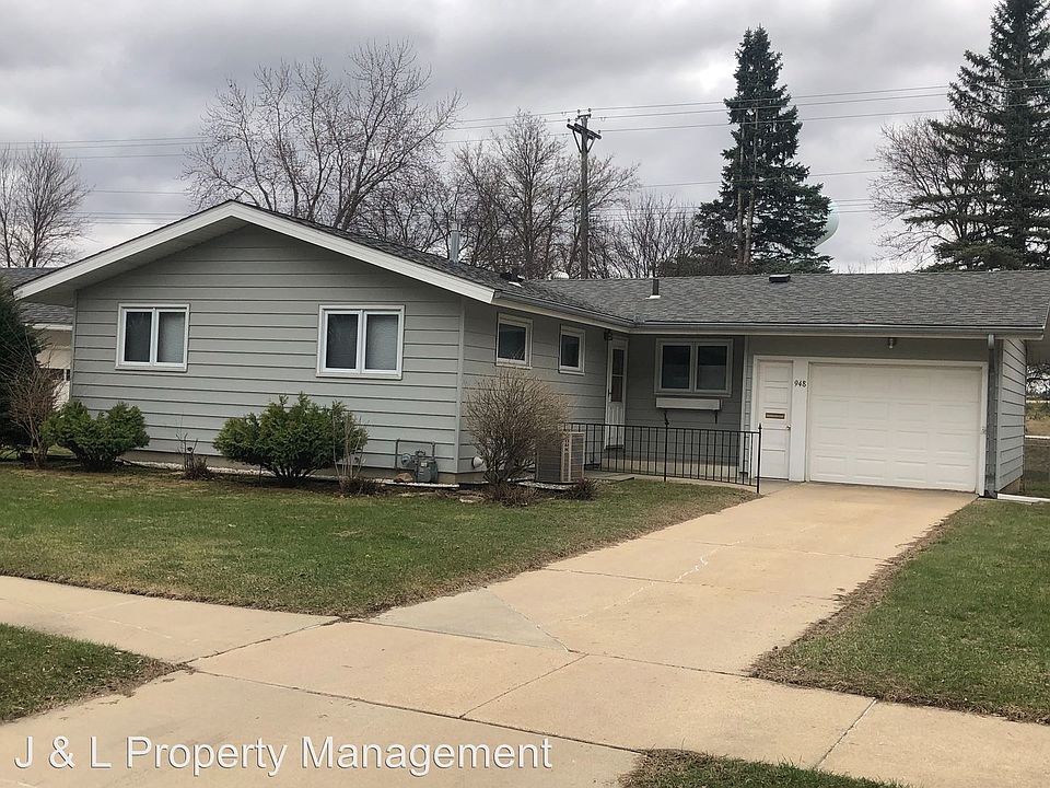 2nd image of 948-11 1/2 St SW