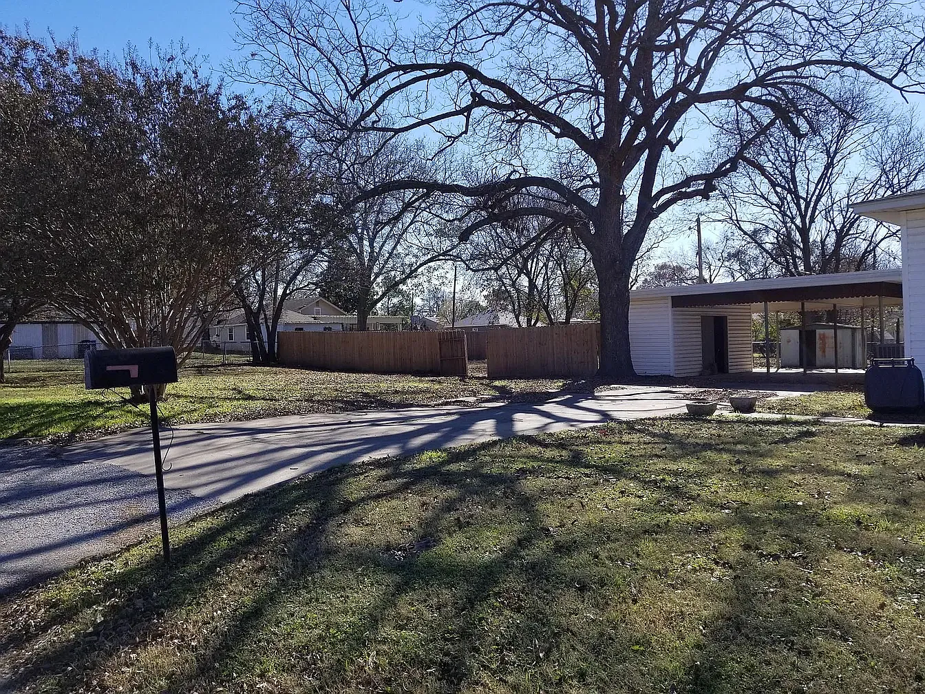 3 bed, 1332 sqft, $1,295 — Photo 3