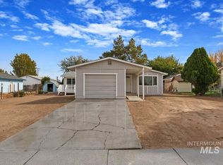 1420 Vista Dr, Gooding, ID 83330