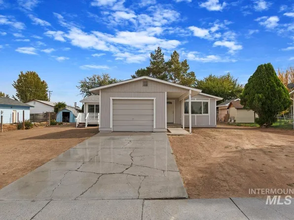 1420 Vista Dr, Gooding, ID 83330