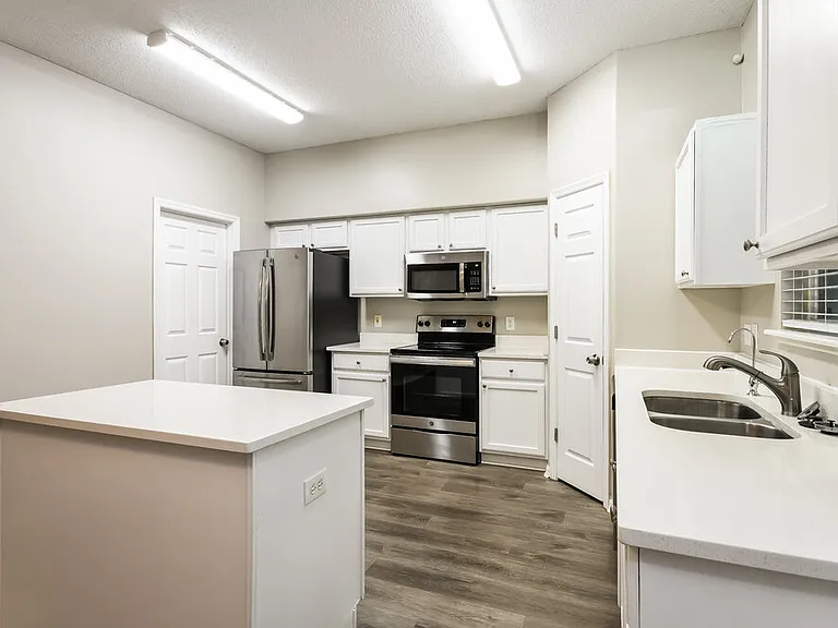2716 Port Ct — Photo 9
