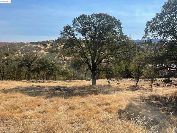 6647 Cane Ln, Valley Springs, CA 95252