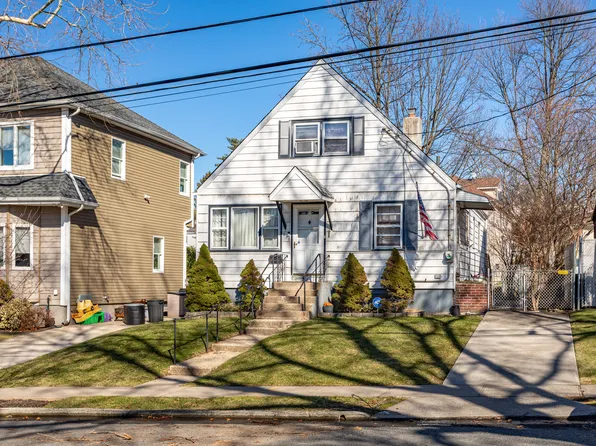 257 Mountainview Avenue image 1 of 46