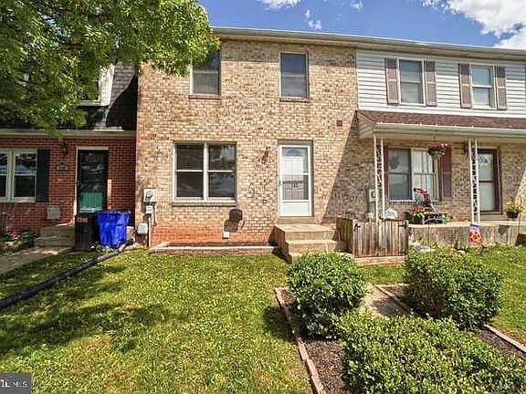 2nd image of 132 E Hammaker St
